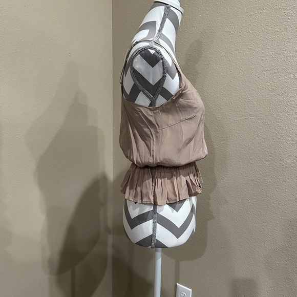 Women’s taupe cropped camisole, NWT - Picture 3 of 7